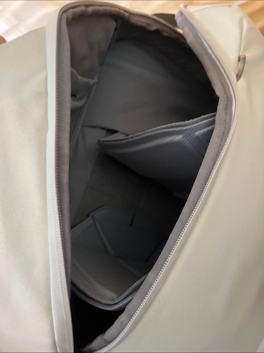 Peak Design Everyday Backpack Zip 15L Design.